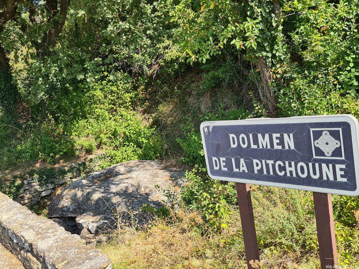 Le dolmen de la Pichonne