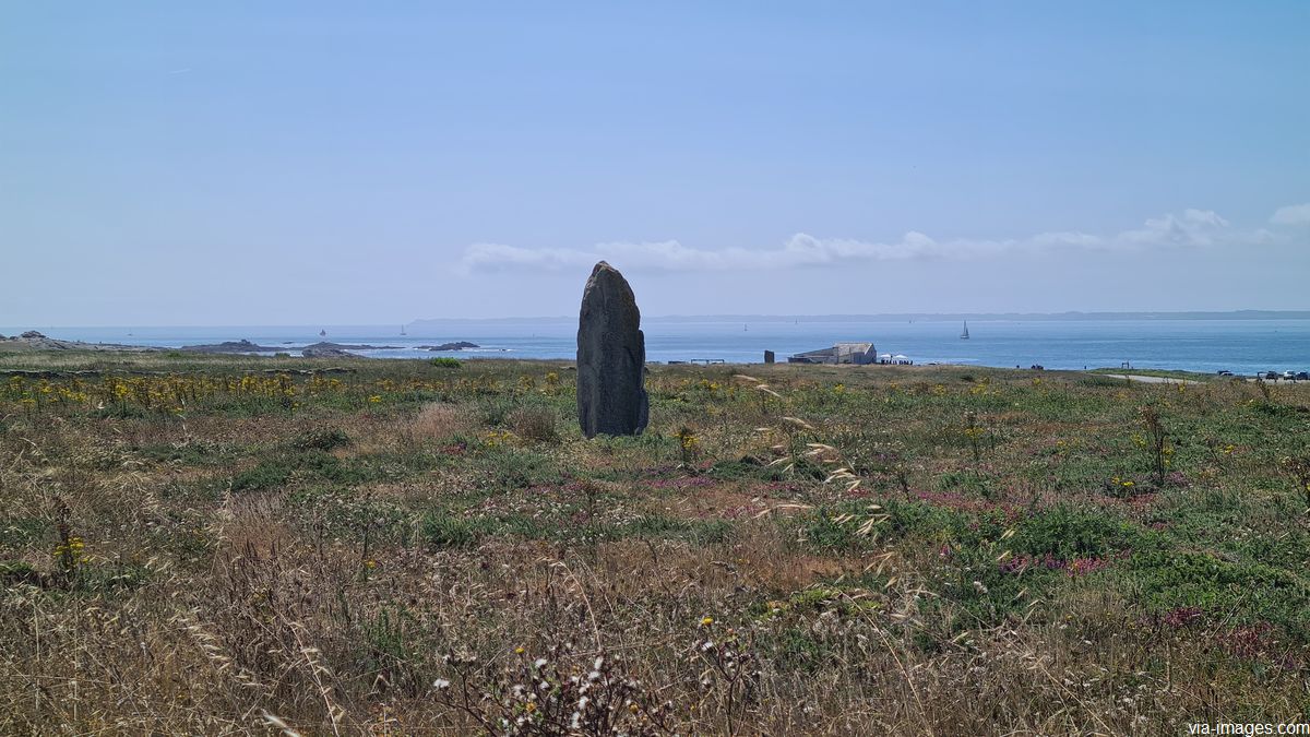 Le menhir de la Pointe d'Er-Limouzen