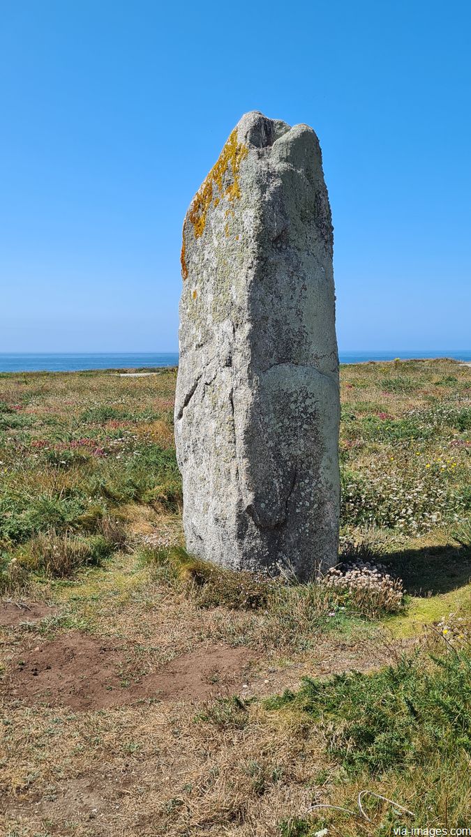 Le menhir de la Pointe d'Er-Limouzen