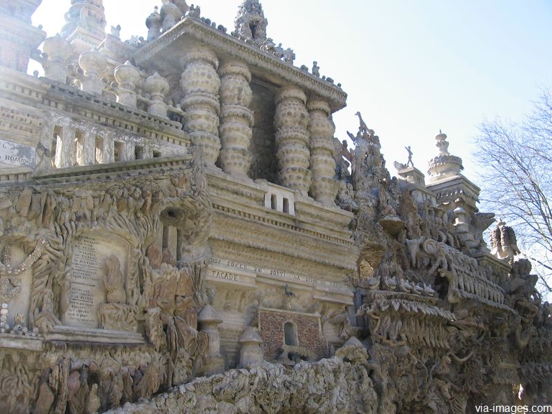 Le Palais Idal du facteur Cheval