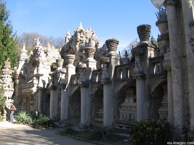 Le Palais Idal du facteur Cheval