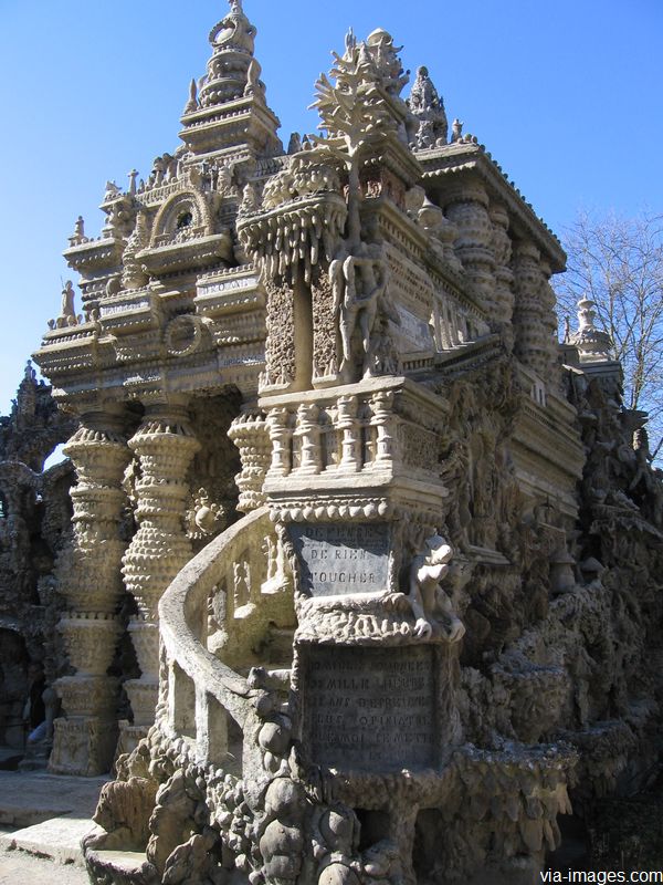 Le Palais Idal du facteur Cheval