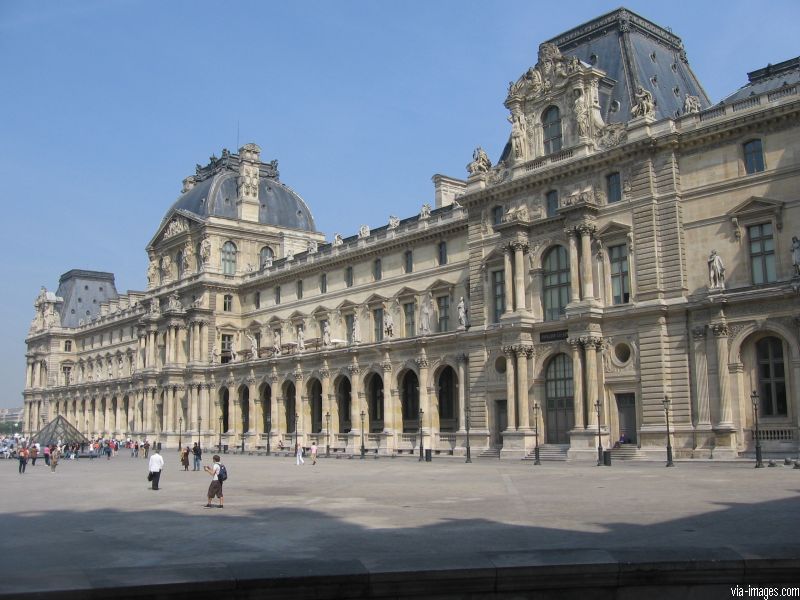 Paris - le Louvre